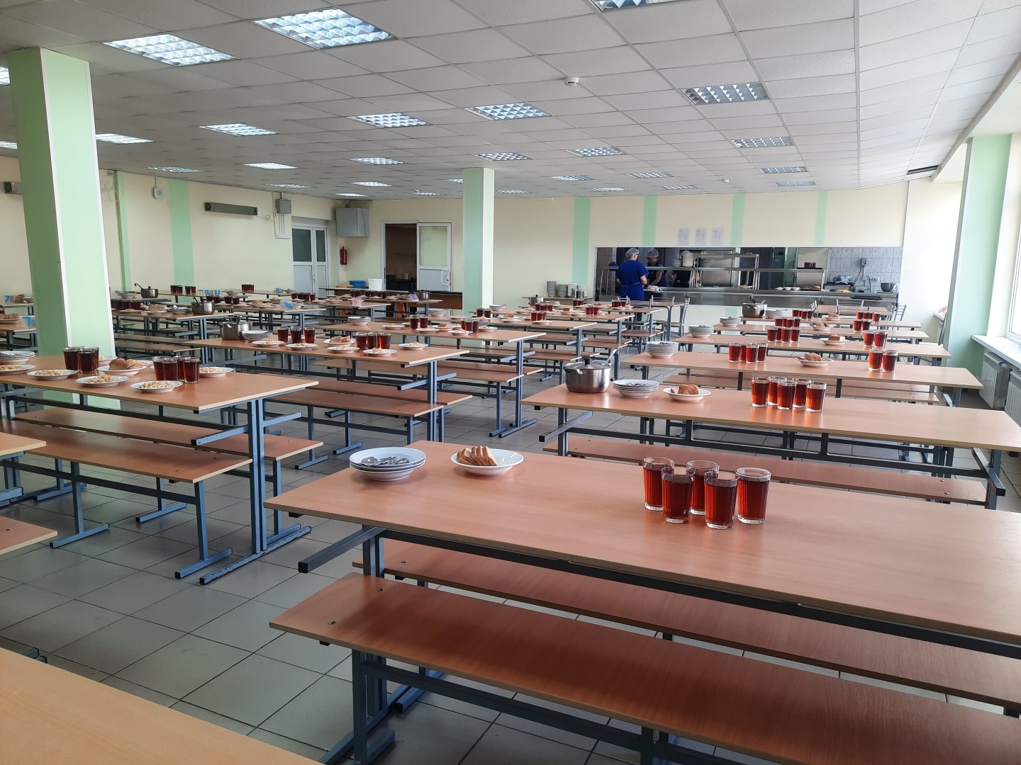 Школьная столовая.